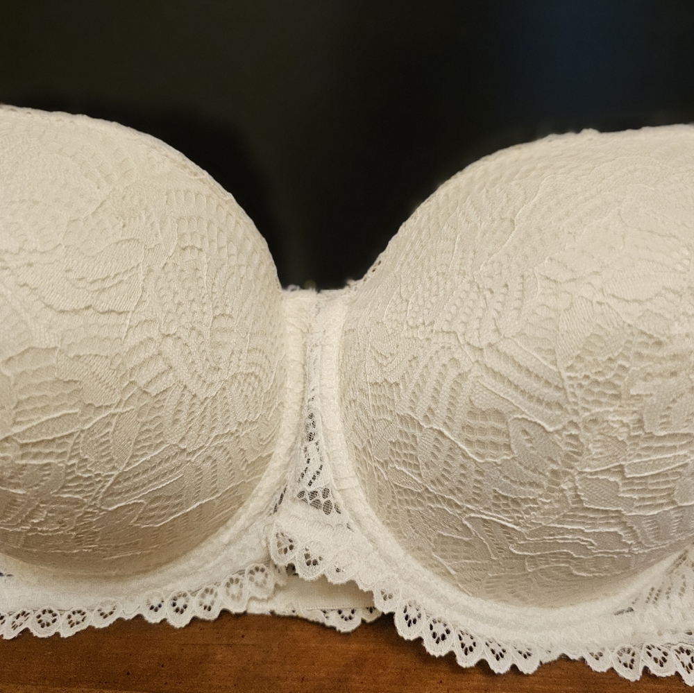 NWOT BRA 44D - Picture 2 of 7